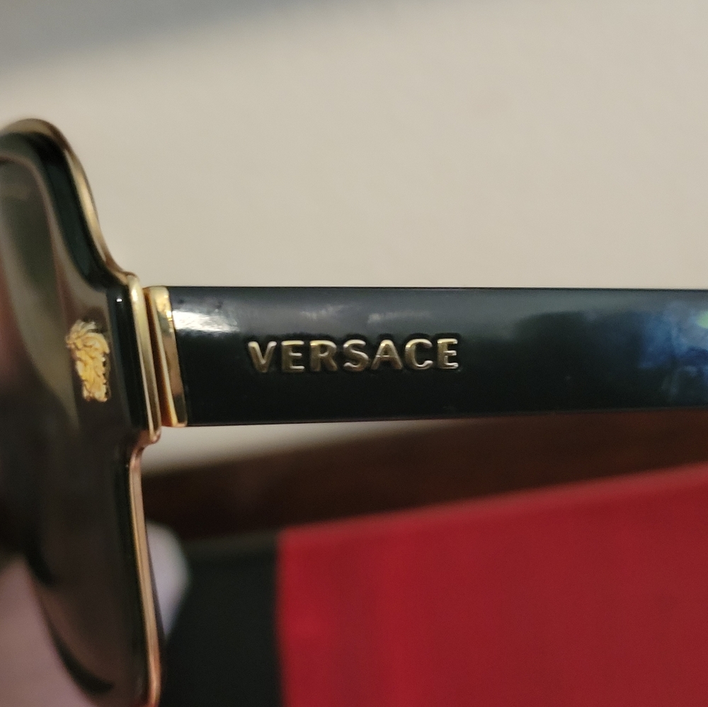 Sumglasses - Picture 4 of 7